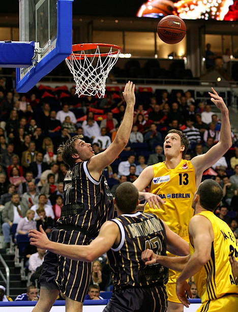 名场面｜马龙和许昕整活，简直两个活宝，把刘国梁都逗无语了.