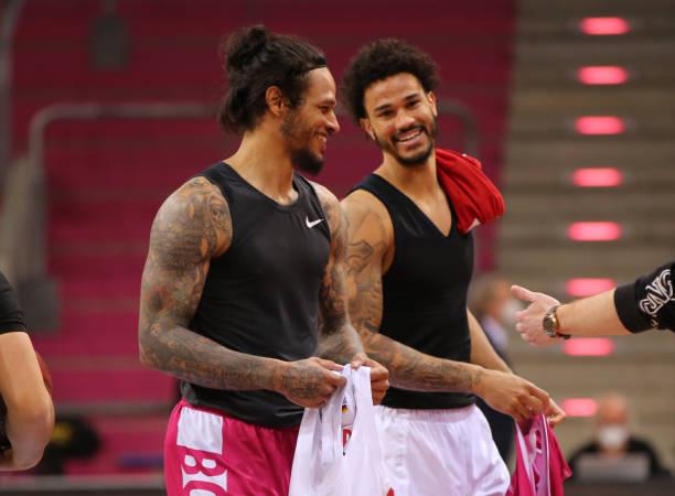 称在转播中 称在转播中